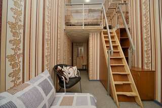 Хостел Тверская 5 Москва Двухуровневый номер-студия-7